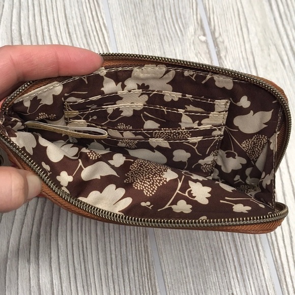 Nine West Vintage America Feather Print Wristlet - Picture 3 of 6